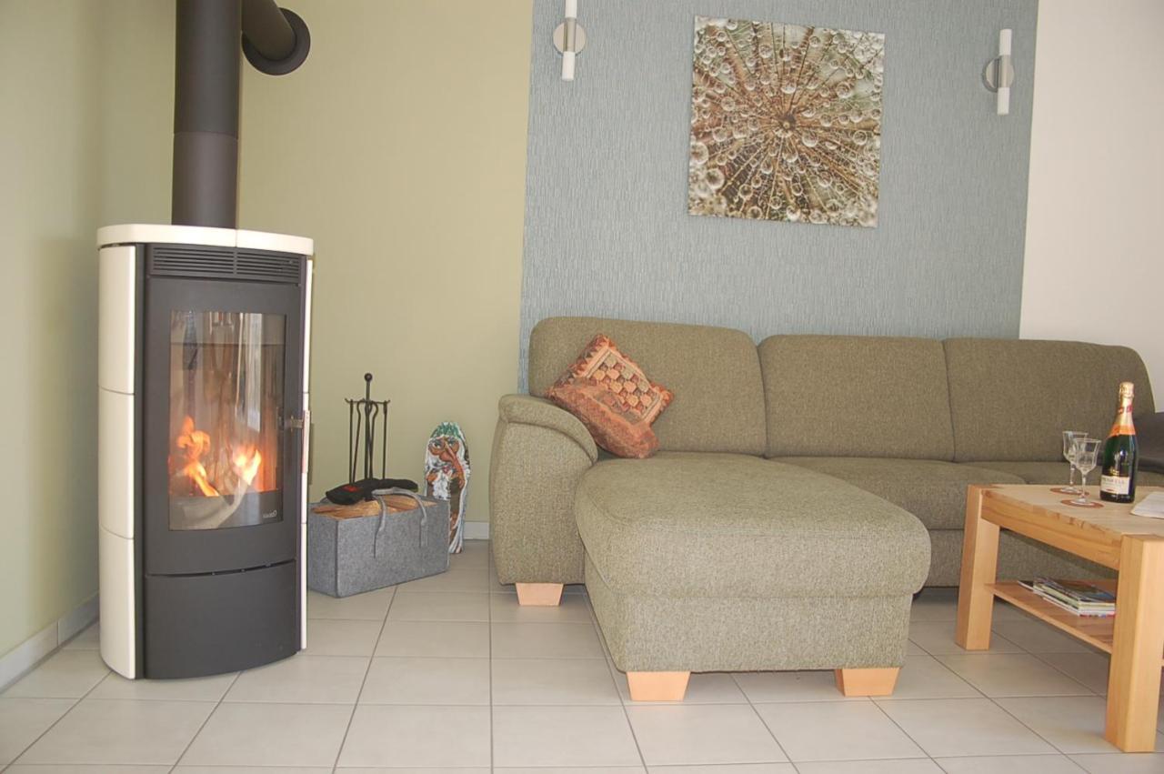 Behagliches Ferienhaus Zaunkoenig -Mit Kamin Und Sauna Tanne Exterior foto